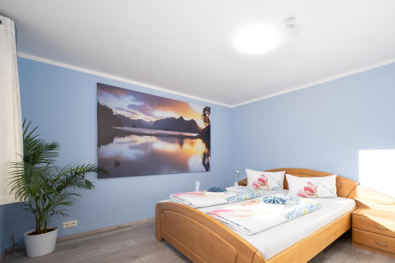 Familienfreundliche 3-Zimmer-Ferienwohnung Saal an der Donau Exterior photo