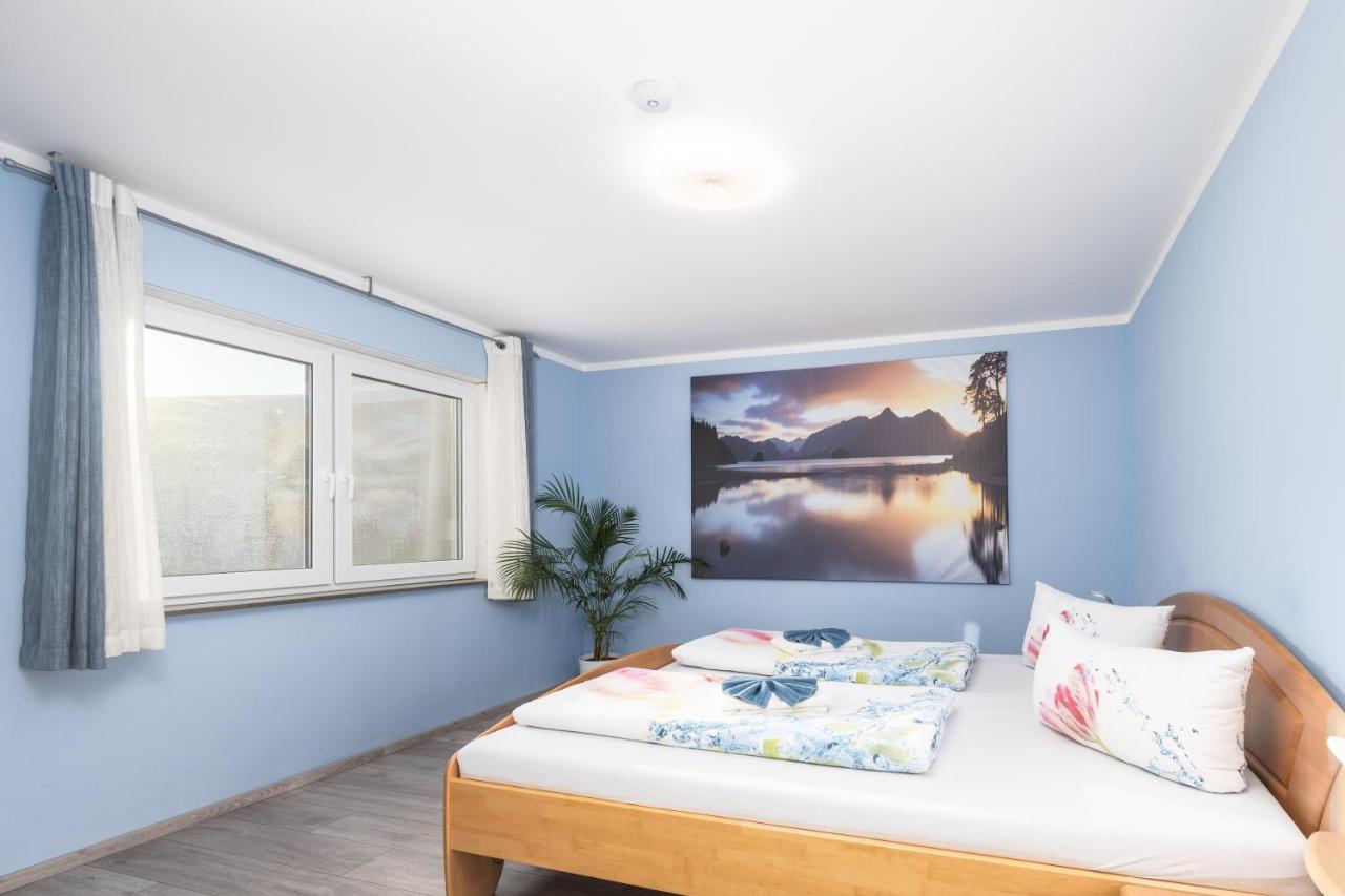 Familienfreundliche 3-Zimmer-Ferienwohnung Saal an der Donau Exterior photo