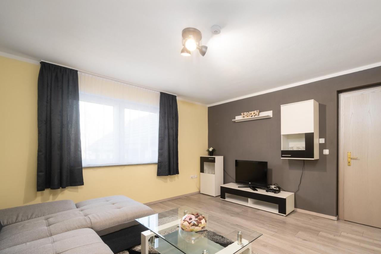 Familienfreundliche 3-Zimmer-Ferienwohnung Saal an der Donau Exterior photo